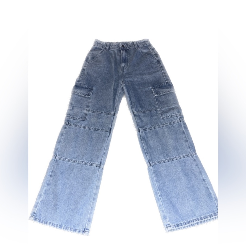 Super cute cargo jeans!!!💙💙